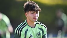 Denzell García en entrenamiento con la Selección Mexicana | IMAGO 7