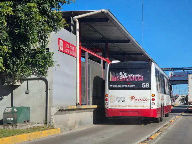 Usuarios podrían pagar su transporte entregando plástico, cartón o aluminio./ Pixabay