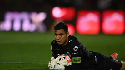 Luis Cárdenas desconsolado tras la eliminación de Rayados en Concachampions