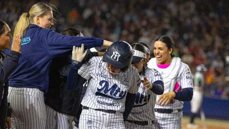 Sultanes de Monterrey en el Juego 3 de la Serie de la Reina | X:@ SultanesFemenil