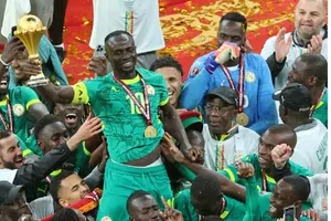 ¡Resguardan la copa! Senegal lleva trofeo de África a base militar
