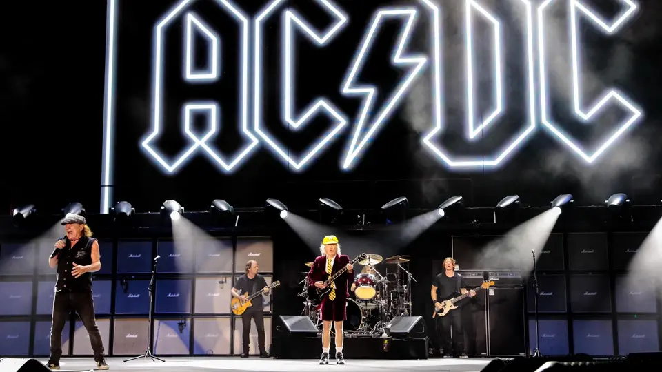 AC/DC mantiene sus fechas programadas pese al incidente. / FB: AC/DC