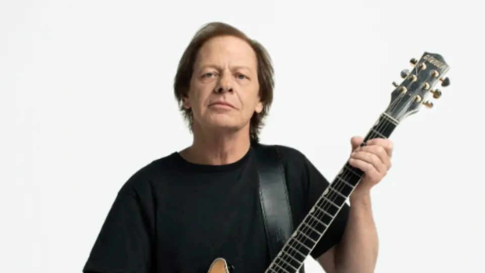 El estado de salud de Stevie Young es reportado como estable. / FB: AC/DC