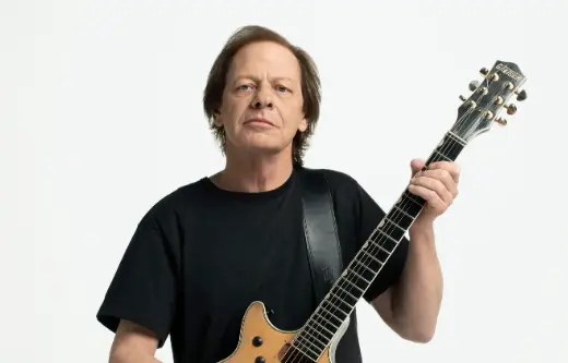 El estado de salud de Stevie Young es reportado como estable. / FB: AC/DC