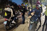 Nueva multa a motociclistas en CDMX: te pueden sancionar por “filtrarte” entre autos
