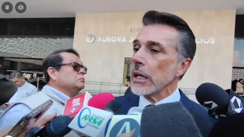 Mayer insistió en que no hizo nada malo al pedir permiso para dejar su trabajo en medio de una reforma electoral / Especial