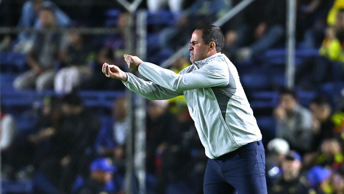 André Jardine quejándose del arbitraje en pleno partido de Concachampions | MEXSPORT