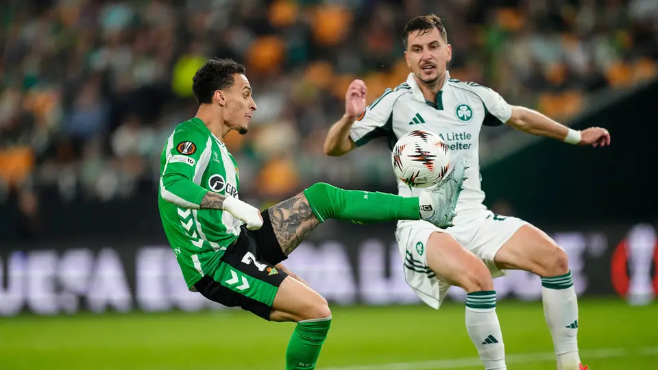 Antony con Betis en el duelo de Cuartos de Final de la Europa League | AP