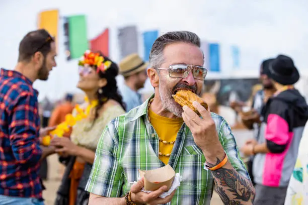 El objetivo es eliminar el “consumo obligado” dentro de conciertos y festivales. / iStock