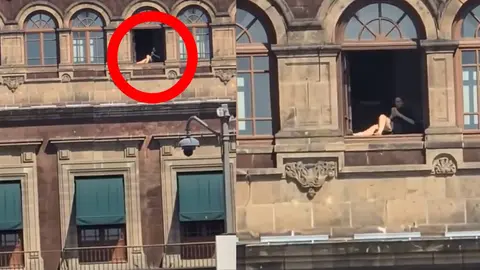 VIDEO: ¿Mujer tomando el sol en Palacio Nacional es real o falso?