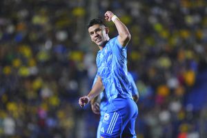Jesús Angulo en celebración con Tigres en la Liga MX | IMAGO 7