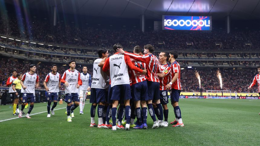 Chivas celebrando ser el nuevo líder del Clausura 2026 | MEXSPORT