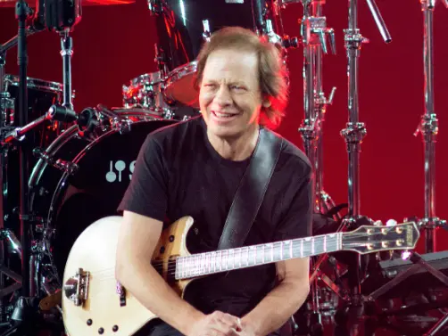 Stevie Young fue hospitalizado en Buenos Aires durante la gira de AC/DC. / FB: AC/DC