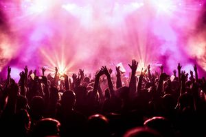 ¿Se podrá llevar comida a conciertos en CDMX? Proponen ley contra precios altos