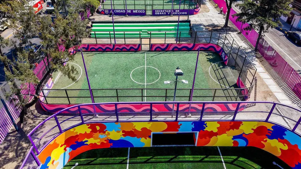 Estos espacios incluyen opciones para futbol 11, futbol 7, futbol rápido y multicanchas / FB: @ClaraBrugadaM