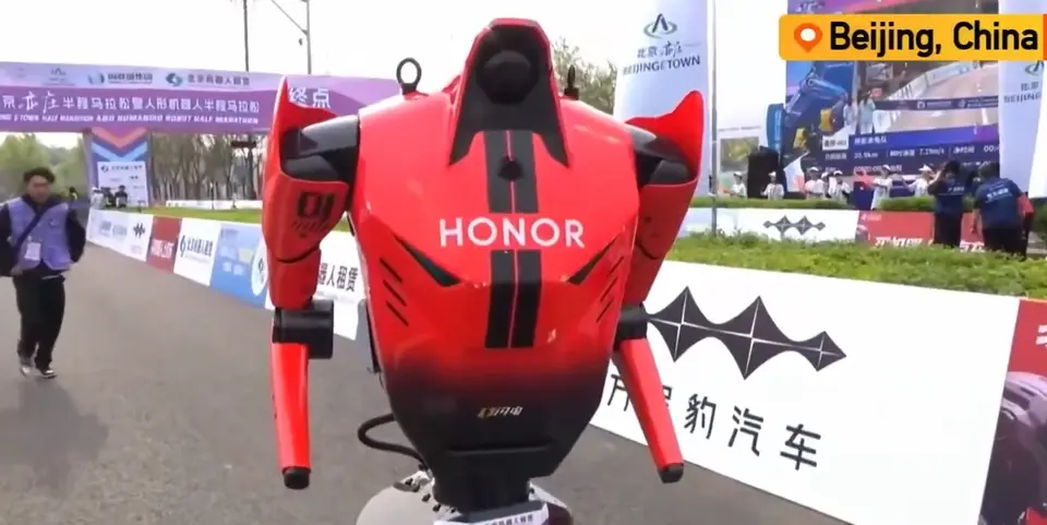 De acuerdo con desarrolladores, el diseño del robot está inspirado en corredores de alto rendimiento. / CAPTURA