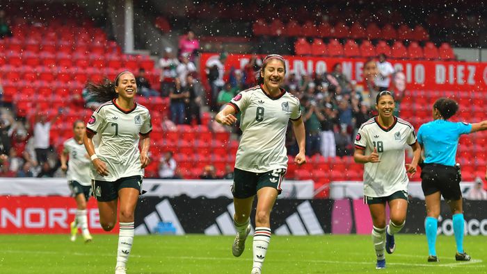 Alexia Delgado en celebración con la Selección Mexicana Femenil ante Puerto Rico | IMAGO 7