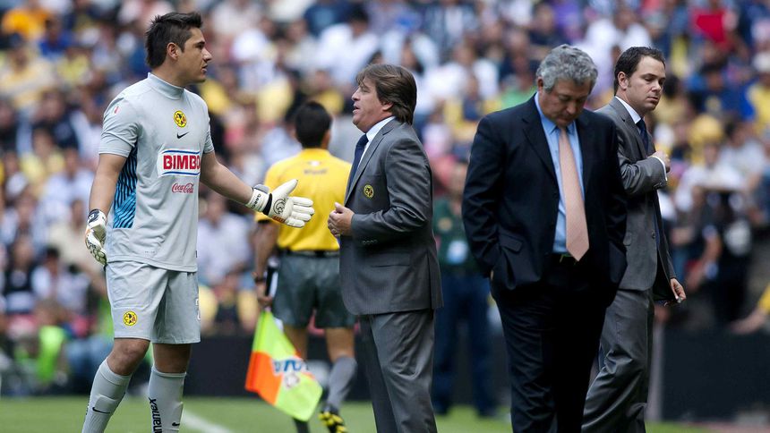 Moisés Muñoz con Miguel Herrera en América en 2012 | MEXSPORT