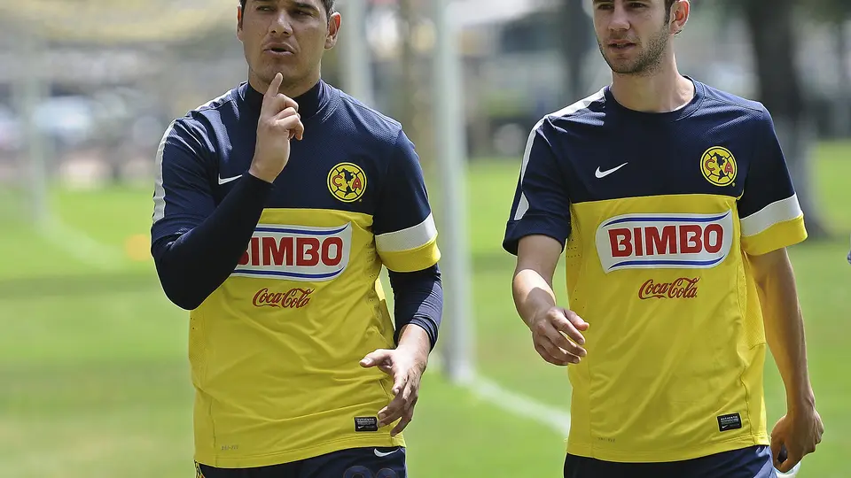Moisés Muñoz y Miguel Layún en entrenamiento con América en 2012 | MEXSPORT