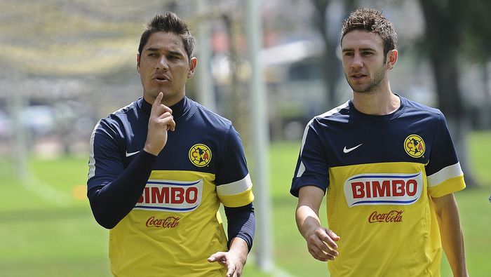 Moisés Muñoz y Miguel Layún en entrenamiento con América en 2012 | MEXSPORT