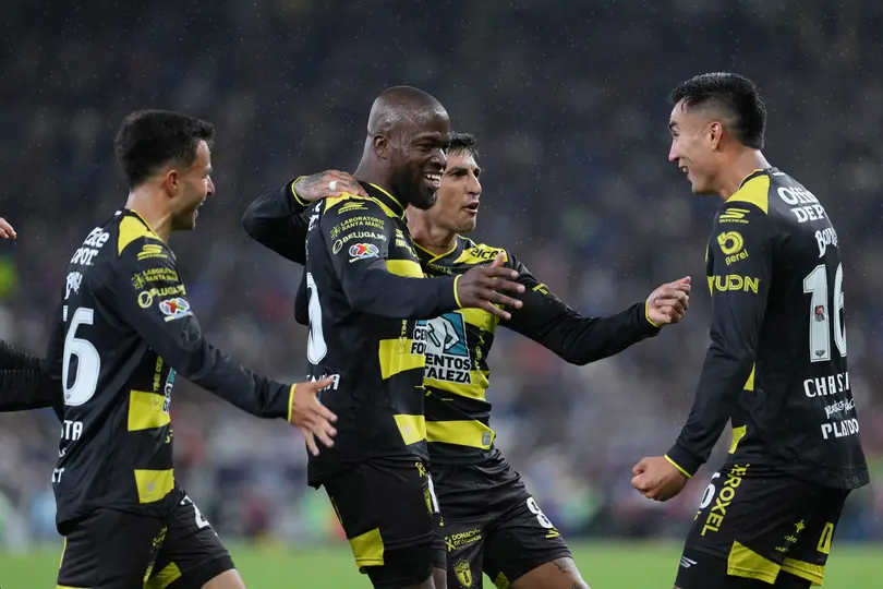 Pachuca celebrando el gol de Enner Valencia ante Rayados en Liga MX I IMAGO7