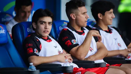 ¿Guiño de Chivas a Gilberto Mora? Esto sucedió en el Estadio Akron