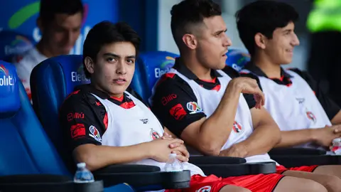 Gilberto Mora en la banca para enfrentar a Cruz Azul