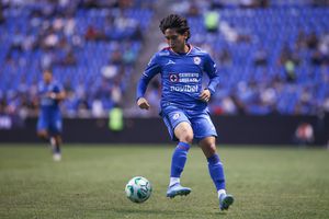 Ariel Castro hace su debut con Cruz Azul y levanta la mano como nueva promesa celeste