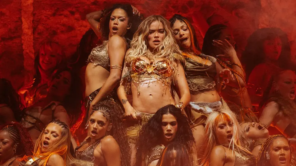 La artista latina consolida su presencia internacional con su presentación en Coachella 2026. / @coachella