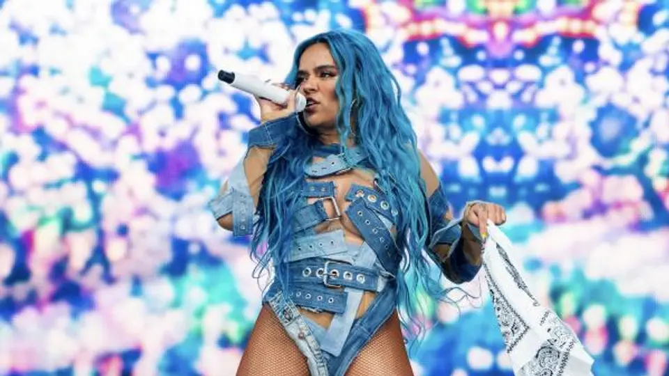 Karol G vuelve a presentarse como headliner en Coachella 2026 este domingo 19 de abril. / AP
