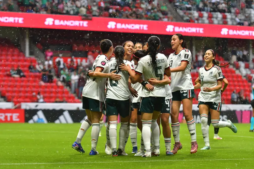 Jugadoras en celebración con la Selección Mexicana Femenil ante Puerto Rico | IMAGO 7