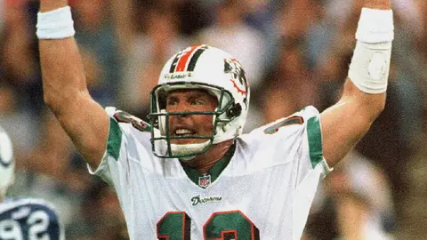 Dan Marino, leyenda de los Miami Dolphins | AFP