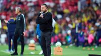 Antonio Mohamed explota contra abanderada del América vs. Toluca: “No puede abrazar así a Zendejas”