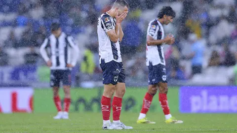 Jugadores de Monterrey lamentándose tras caer en Liga MX I IMAGO7