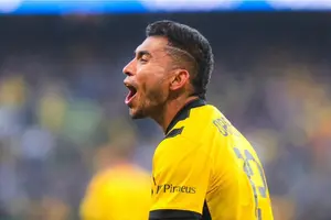 Orbelín Pineda anota y da asistencia en victoria del AEK; Jorge Sánchez fue amonestado