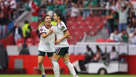 Kiana Palacios y Scarlett Camberos en celebración con la Selección Mexicana Femenil ante Puerto Rico | IMAGO 7
