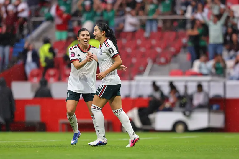 Kiana Palacios y Scarlett Camberos en celebración con la Selección Mexicana Femenil ante Puerto Rico | IMAGO 7
