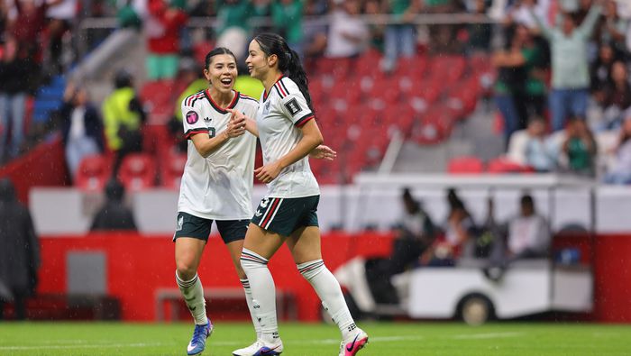 Kiana Palacios y Scarlett Camberos en celebración con la Selección Mexicana Femenil ante Puerto Rico | IMAGO 7