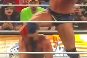 ¡Lo hicieron las voces! Randy Orton y su brutal patada contra la cabeza de Cody Rhodes