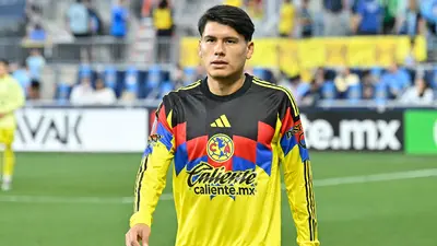 ¡Insólito! Miguel Vázquez anota autogol y André Jardine lo saca del partido
