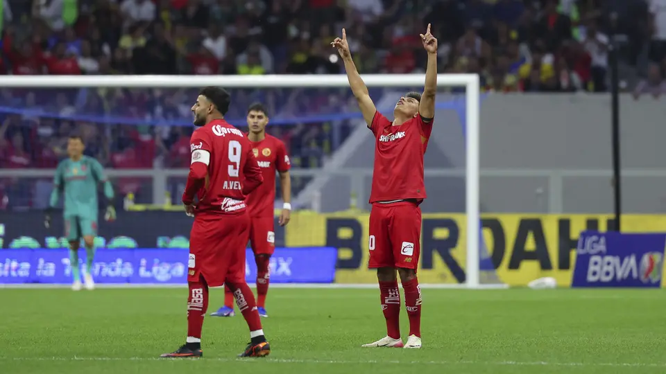 Jugadores del Toluca festejando autogol de Miguel Vázquez | IMAGO7