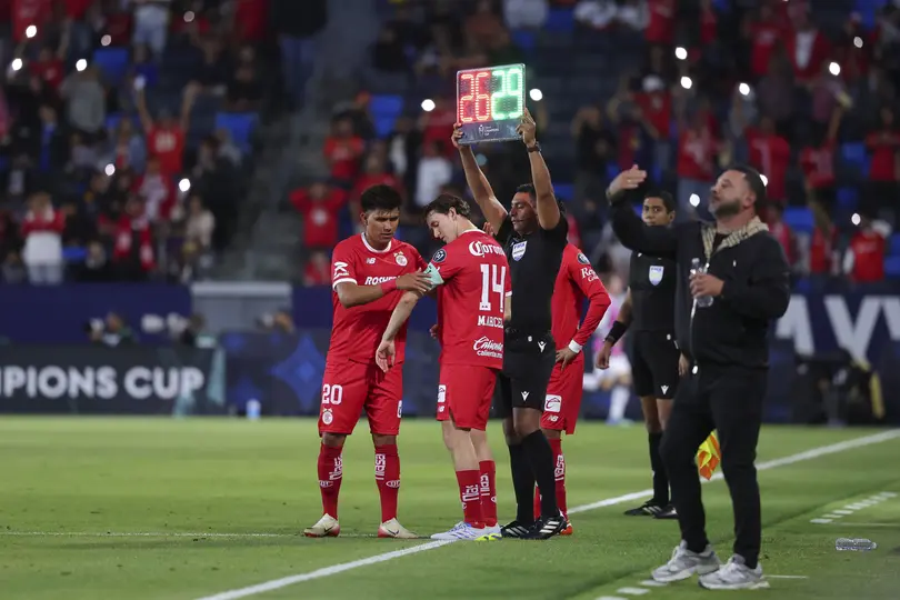 Marcel Ruiz al ingresar de cambio con Toluca en el partido contra América | IMAGO 7