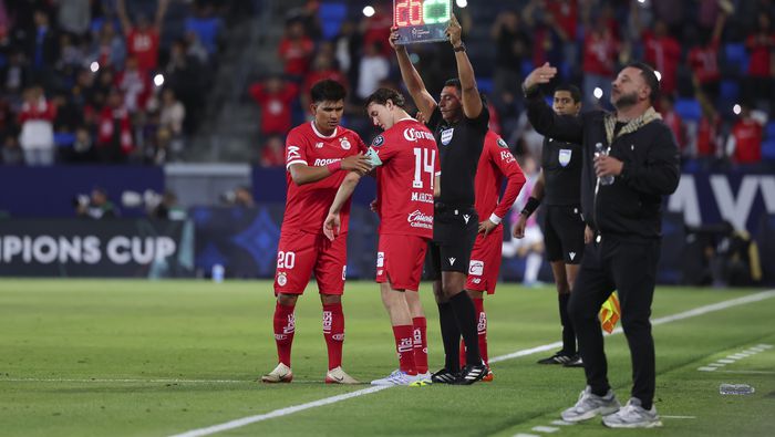 Marcel Ruiz al ingresar de cambio con Toluca en el partido contra América | IMAGO 7