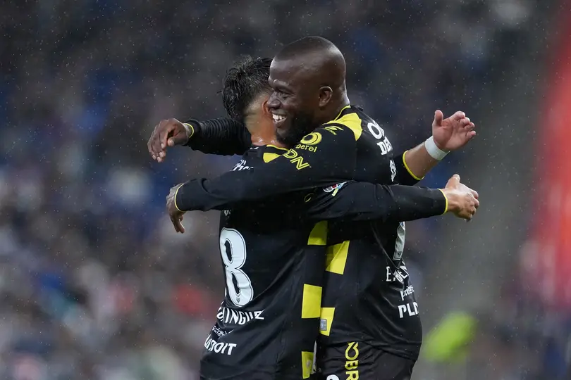 Enner Valencia y Alexéi Domínguez de Pachuca, tras anotar gol a Rayados I IMAGO7