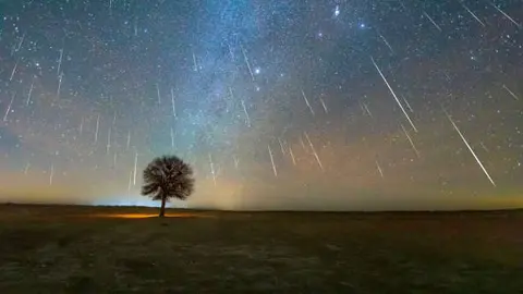 Las “estrellas fugaces” podrán observarse mejor durante la madrugada, en lugares con poca contaminación lumínica. / iStock