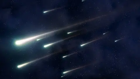 Este fenómeno astronómico ocurre cuando fragmentos de cometas ingresan a la atmósfera terrestre y se desintegran. / iStock