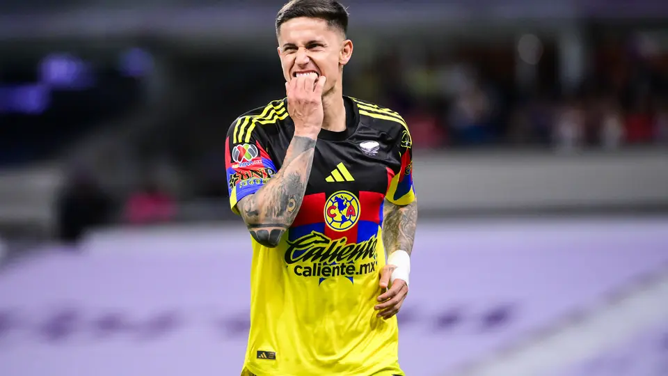 Brian Rodríguez en lamento en el partido entre América y Toluca | IMAGO 7