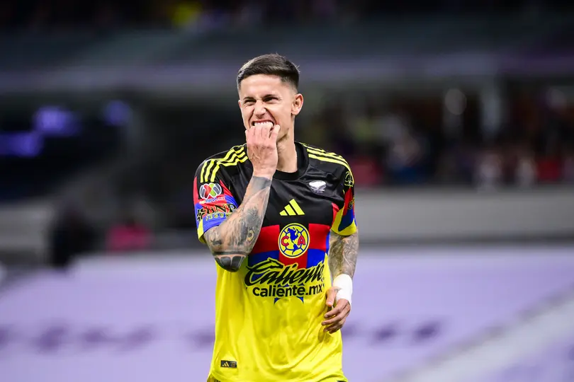 Brian Rodríguez en lamento en el partido entre América y Toluca | IMAGO 7