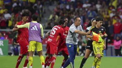 ¡Oficial! Revelan la suspensiones para Helinho y Turco Mohamed