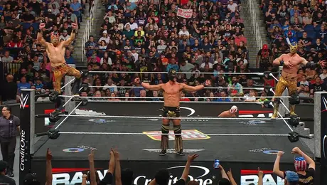 ¿Ventaja para La Noche de los Grandes? Los Americanos vencen a El Original, Julio y Bruto en Monday Night Raw